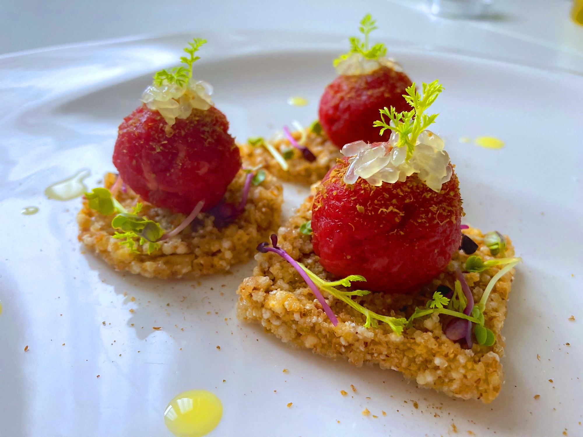 TARTARE DI SCOTTONA SU CIALDA CROCCANTE